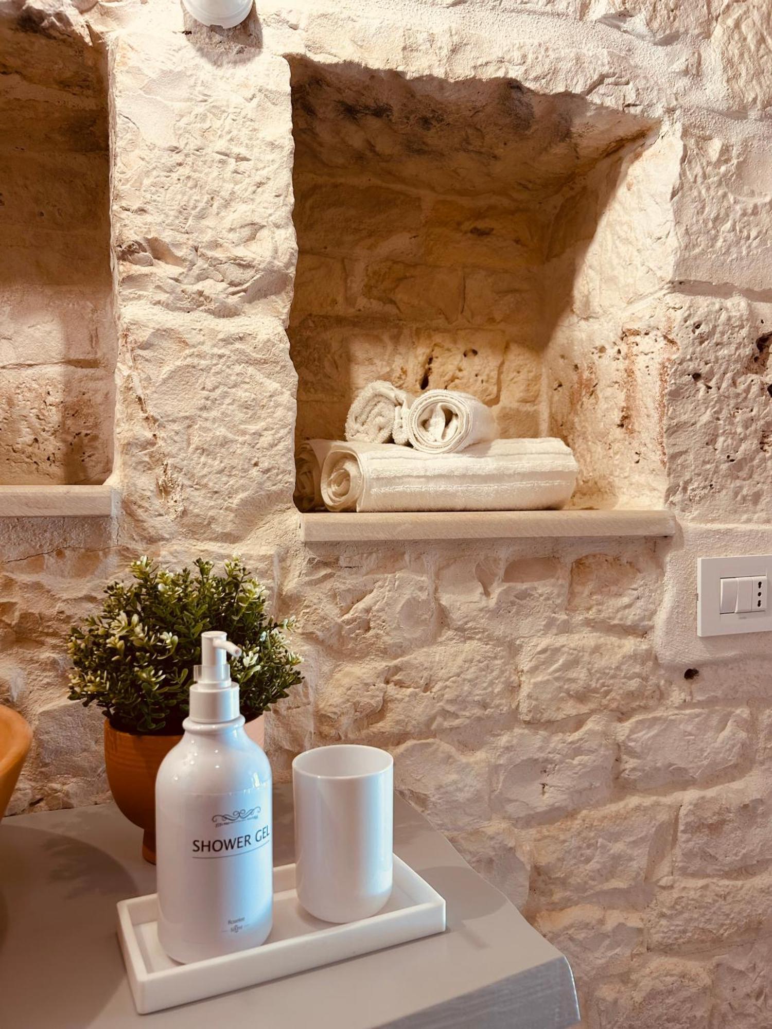 Trulli In Contrada - Monopoli Guest House Bagian luar foto