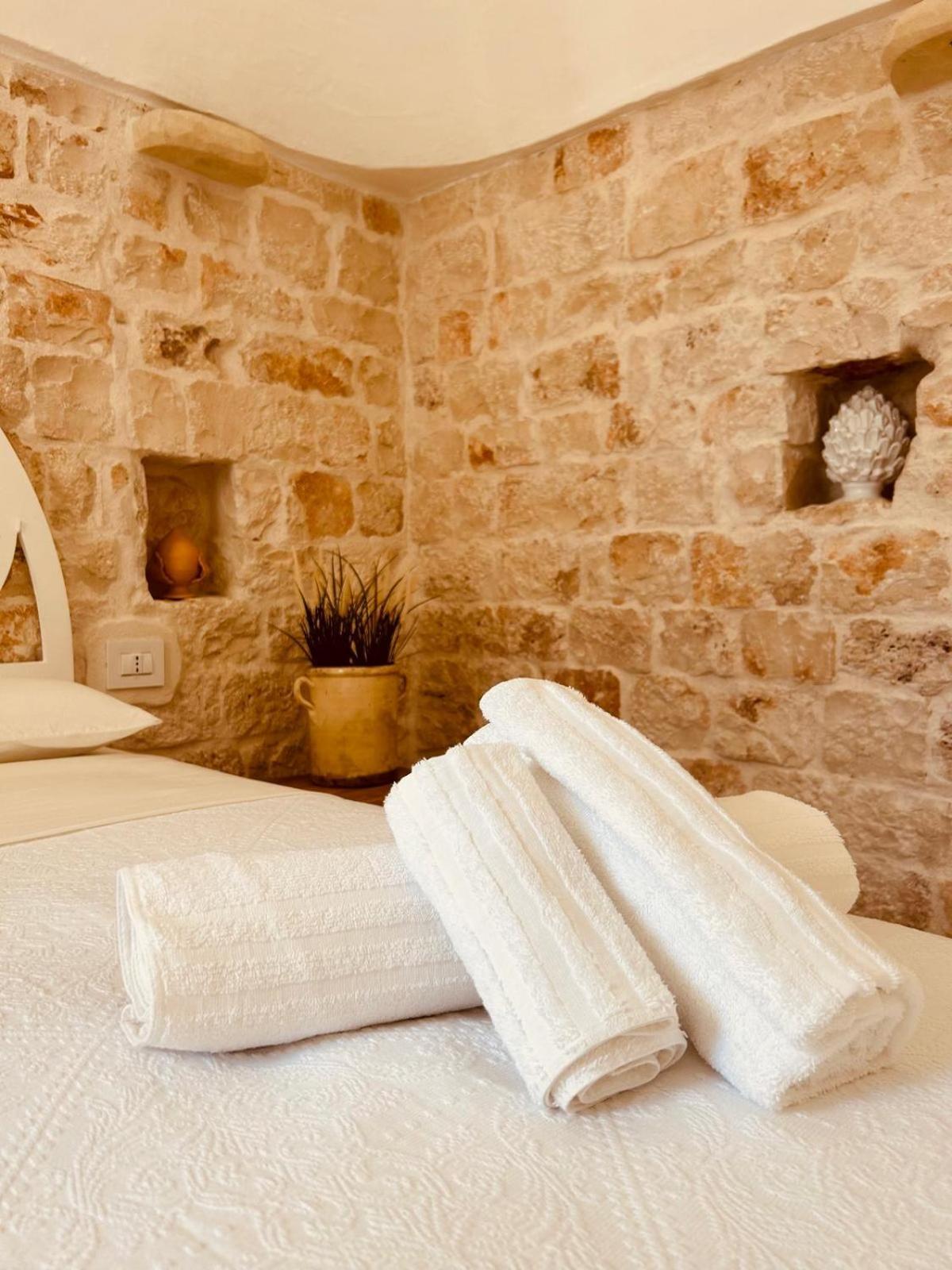 Trulli In Contrada - Monopoli Guest House Bagian luar foto
